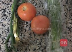 西红柿炒韭菜的做法图解1