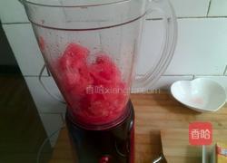 鲜榨西瓜柠檬汁的做法图解2