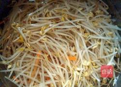 凉拌红油绿豆芽的做法图解5