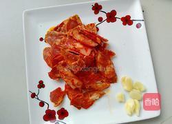 卷心菜炒腊肠的做法图解3