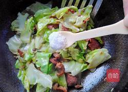 卷心菜炒腊肠的做法图解11