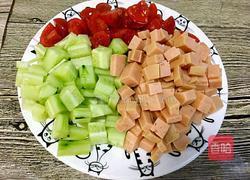 圣女果炝拌二丁的做法图解2