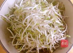 凉拌绿豆芽的做法图解1