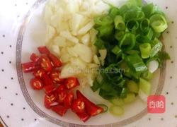 凉拌绿豆芽的做法图解2