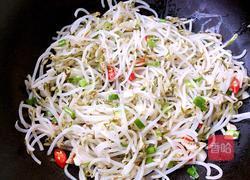 爆炒酸辣绿豆芽的做法图解5