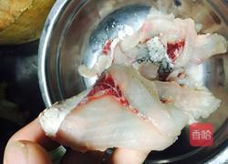 老坛酸菜片片鱼的做法图解2