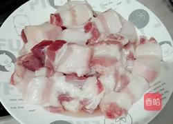 五花肉焖鹌鹑蛋的做法图解1