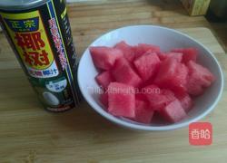 西瓜椰奶冰块的做法图解1