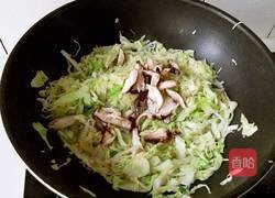 卷心菜炒香菇的做法图解8