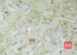 炝炒卷心菜的做法图解3