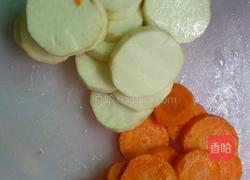 淮山胡萝卜凤爪汤的做法图解4