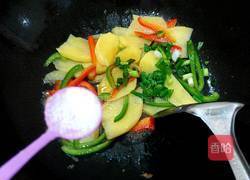 彩椒炒土豆片的做法图解5
