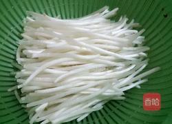 绿豆芽炒鸡蛋的做法图解1