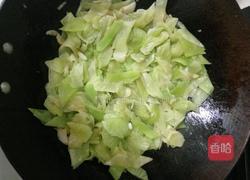 清炒蒜味莴笋的做法图解2