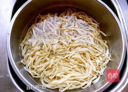 卷心菜辣炒豆腐皮的做法图解8