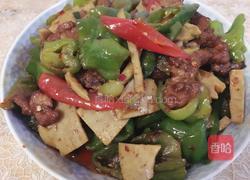 青椒面筋炒肉片的做法图解8