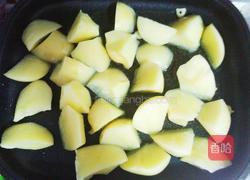 南瓜炖土豆的做法图解2