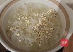雪梨银耳薏米羹的做法图解5