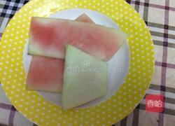 凉拌西瓜皮的做法图解1