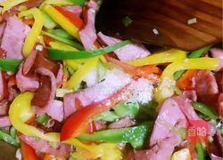 彩椒炒烤肠的做法图解7