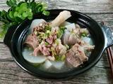白萝卜煲大骨汤