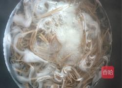 卷心菜炒荞麦面的做法图解4