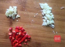 卷心菜炒荞麦面的做法图解3