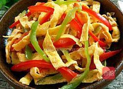 彩椒炒蛋皮的做法图解7