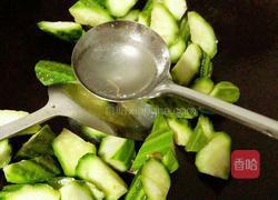 鸡汁蒜香炒丝瓜的做法图解6