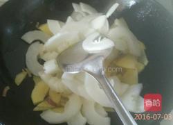老黄瓜炒土豆片的做法图解4