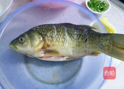 鲫鱼萝卜丝汤的做法图解3