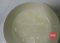 枸杞冰糖燕窝的做法图解2