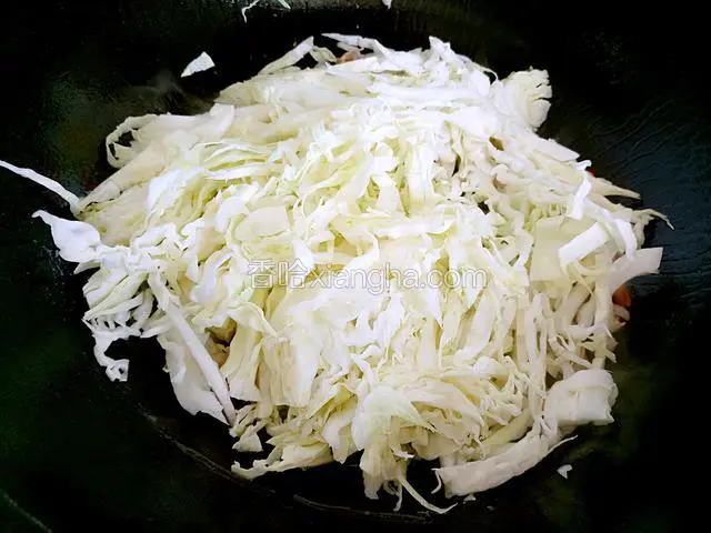 下卷心菜翻炒