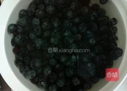 蓝莓酱的做法图解1