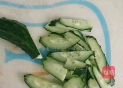 黄瓜炒木耳的做法图解2