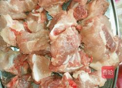 淮山玉米脊骨汤的做法图解1