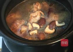 香菇鸡块。的做法图解9