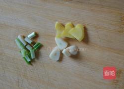 橄榄豆烧猪皮的做法图解3