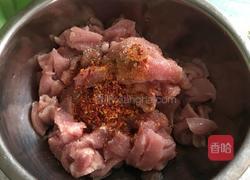 牙签肉的做法图解1
