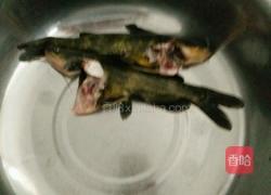 西红柿黄鱼汤的做法图解1