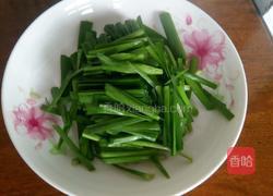 清炒韭菜绿豆芽的做法图解2