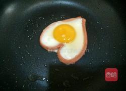 爱心煎蛋的做法图解4