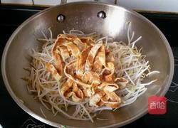 绿豆芽炒蛋皮的做法图解11