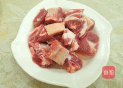 彩椒土豆烧排骨的做法图解1