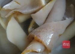 泡菜炒猪皮的做法图解3