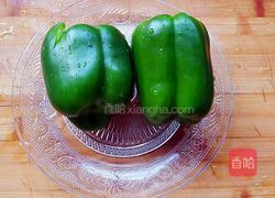 彩椒炒肉丝的做法图解1
