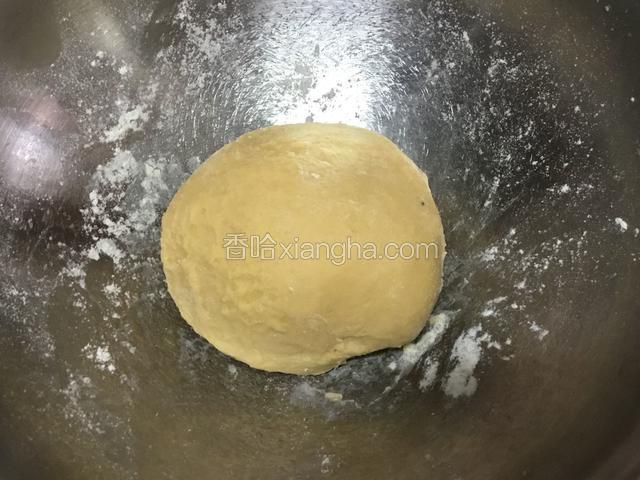 揉成光滑的面团