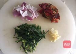 韭花墨鱼仔的做法图解1