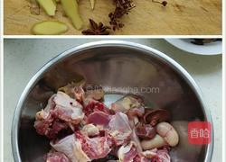 家常炖鸡汤的做法图解1