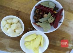 五花肉炖白萝卜的做法图解4